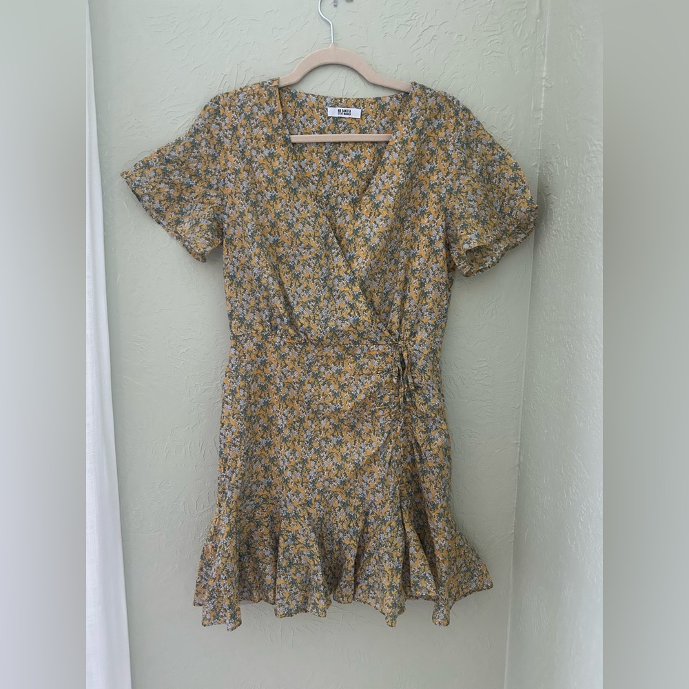 Floral Wrap Dress in Yellow - BB Dakota by Steve Dakota - Size Medium